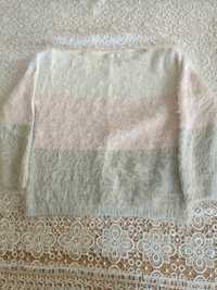 Biało-szaro-różowy sweter