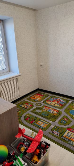 Продам 4-х комнату квартиру на площади победы