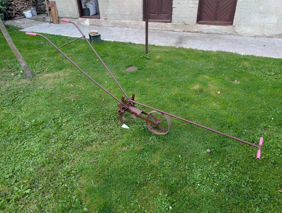 Ручний одноколірний плуг