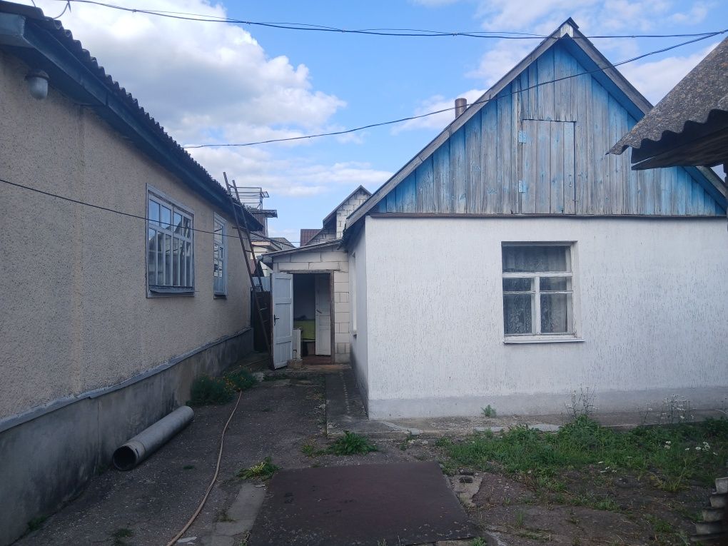 Продається будинок у м. Глухів, площею 89 м² з літньою кухнею