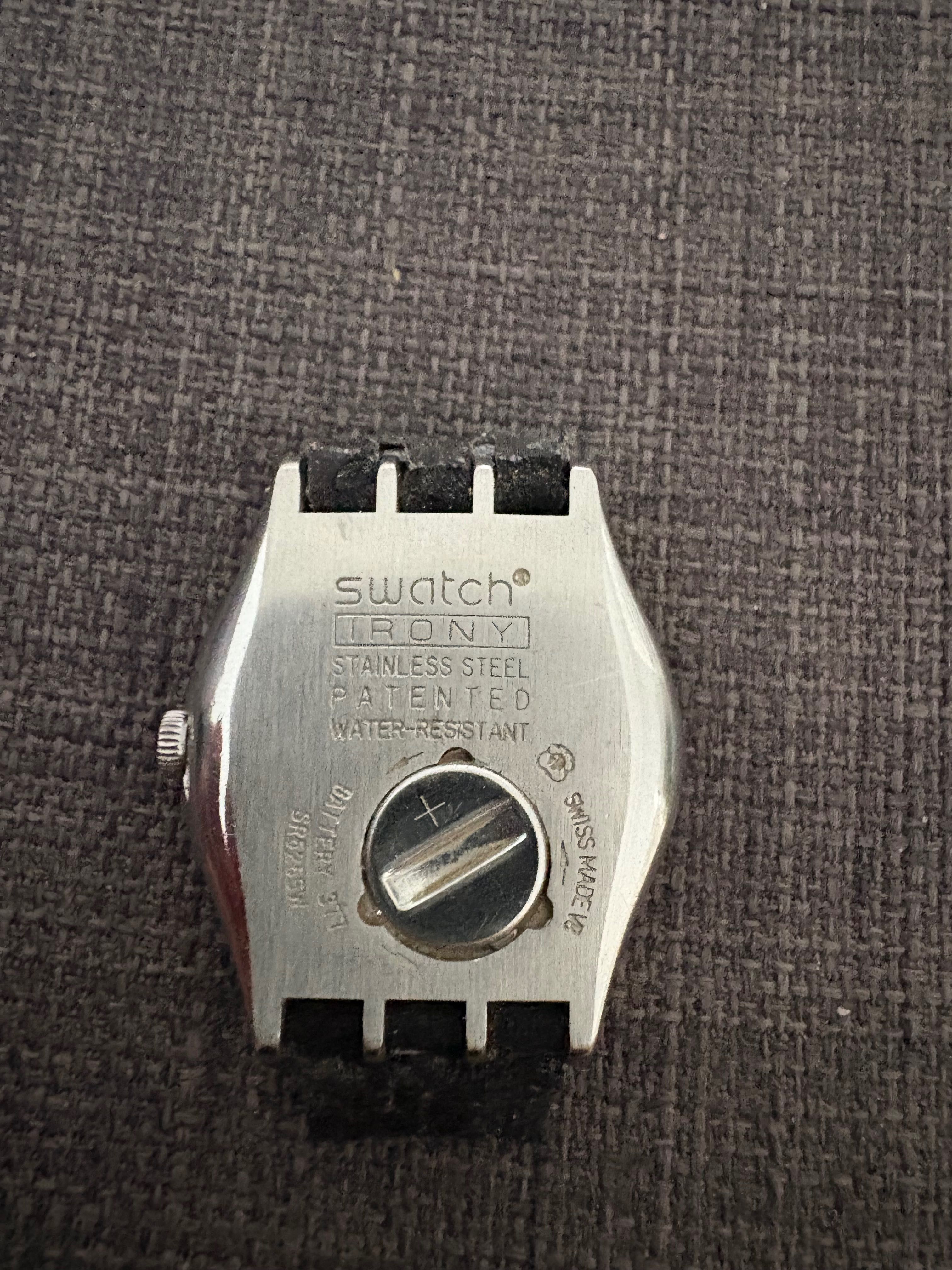 SWATCH-uzywany zegarek bez bransoletki