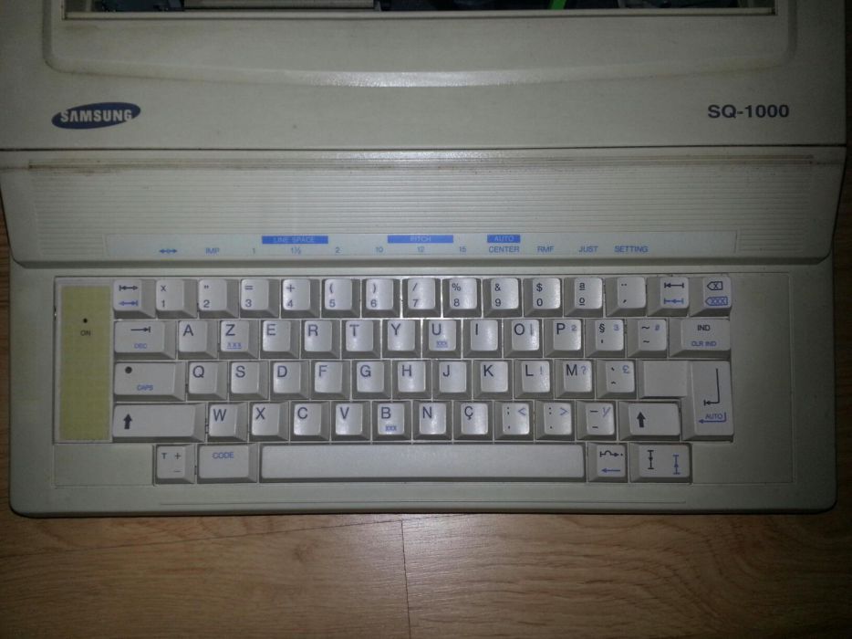 Máquina de escrever Samsung