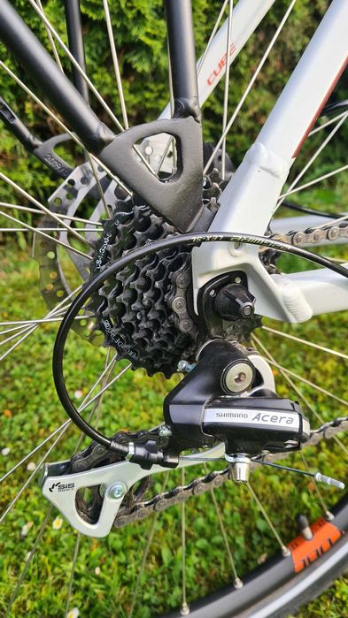 Rower Cube Touring, jak nowy 28"