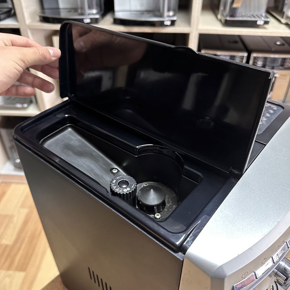 Кавомашина DeLonghi MAGNIFICA ESAM 03.110