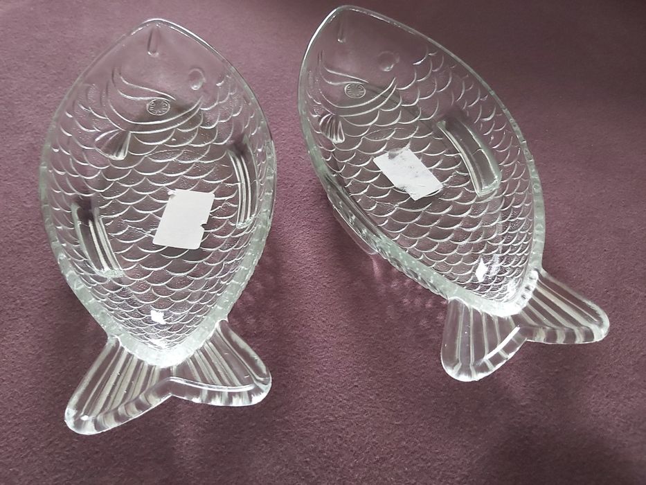 Miska, naczynie w kształcie ryby z przezroczystego szkła