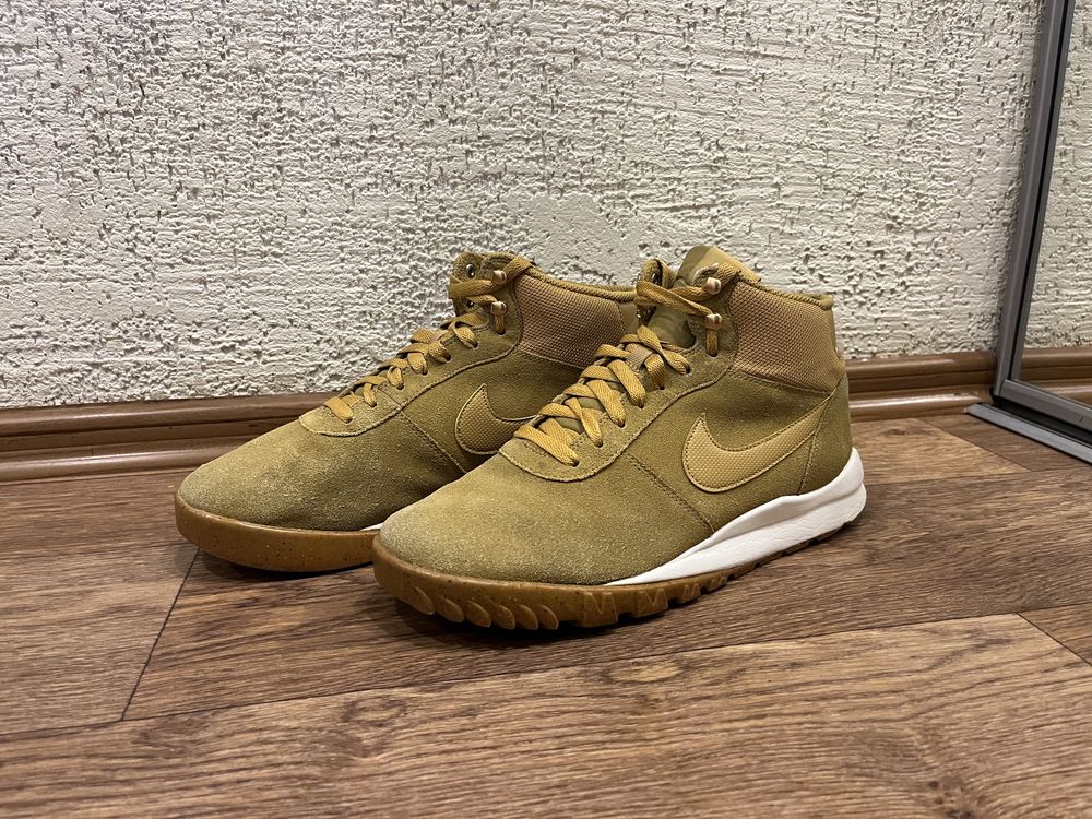 Nike Hoodland Suede