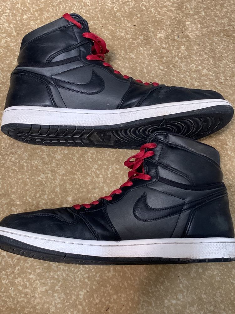 Кросівки Nike Jordan 1 Retro High Black Satin Gym red