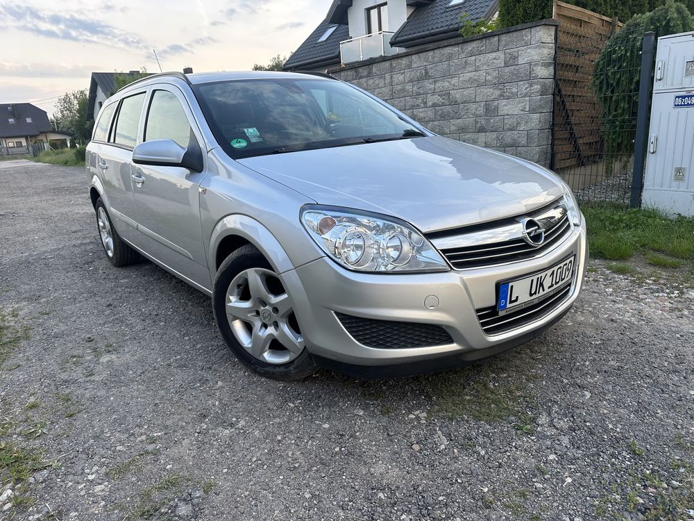 1.6 benzyna 2 wlasciciel sprowadzona z Niemiec Ładna