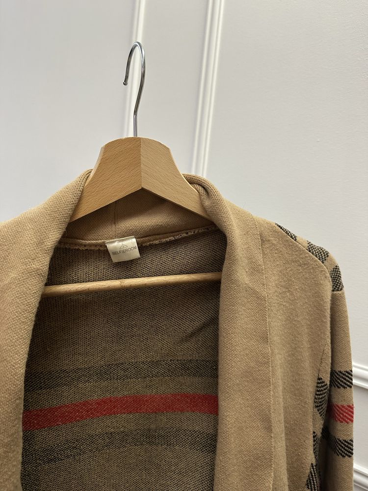 Sweter kardigan w kratę