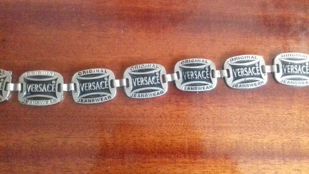 Металлическая вставка для пояса или ремня