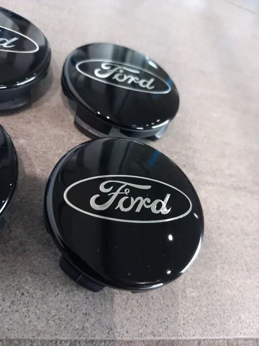 Nakładka środkowa czarny z logo Ford - kołpak - zaślepka alufelgi 2037230