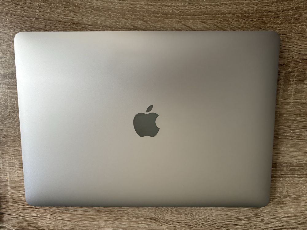 Macbook air M1 8/256