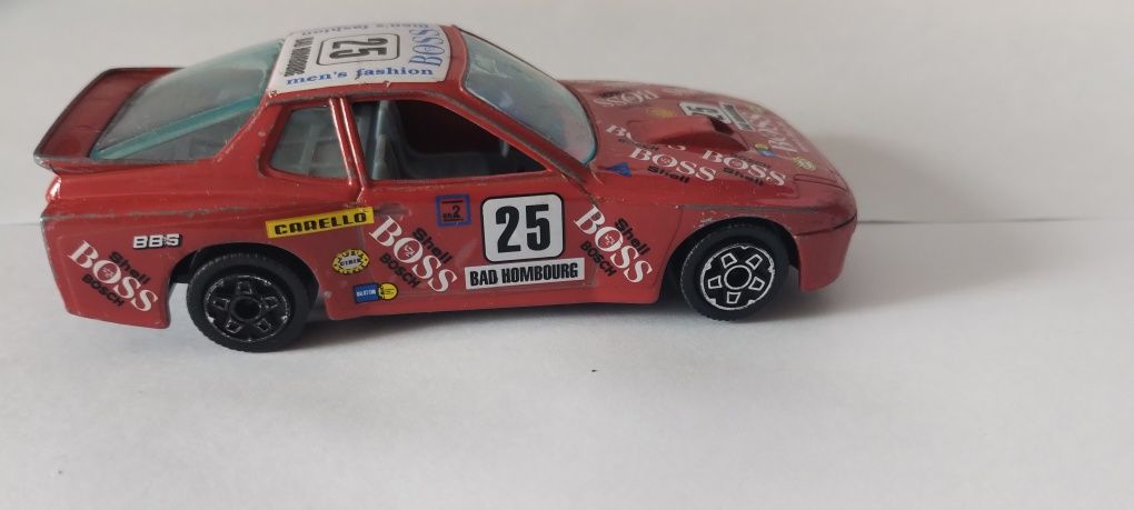 Bburago Porsche 924 turbo w skali 1/43