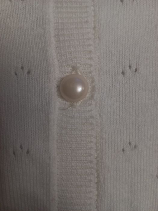 Біла кофтинка коротка