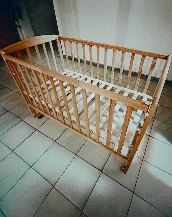 КРОВАТКА с матрасом и постельным бельем