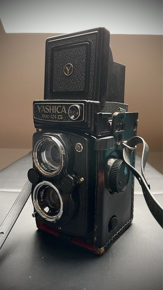 Yashica Mat 124g