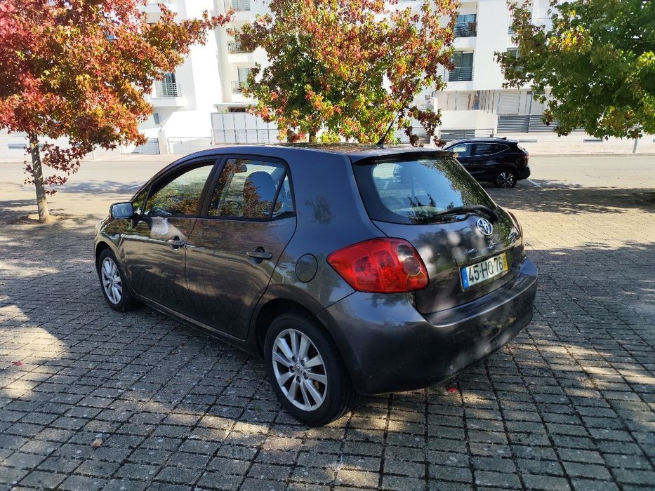 Toyota Auris 1.4 D4d 5 portas excelente estado geral