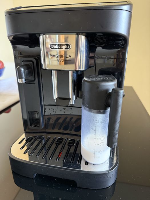 Maquina de Cafe Delonghi Magnifica Evo