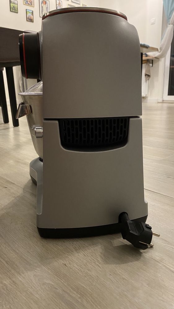 Robot kuchenny BOSCH OptiMUM 9BX5S61 + przystawka do lodów MUZ9E