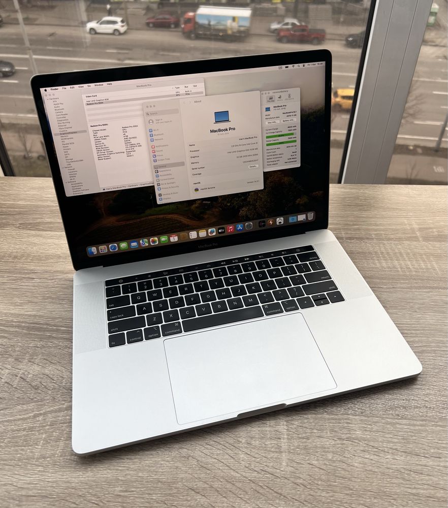 MacBook Pro 2018 / 2019 15 | i9 2.9/4.8ghz | 32gb ram | 256 ssd