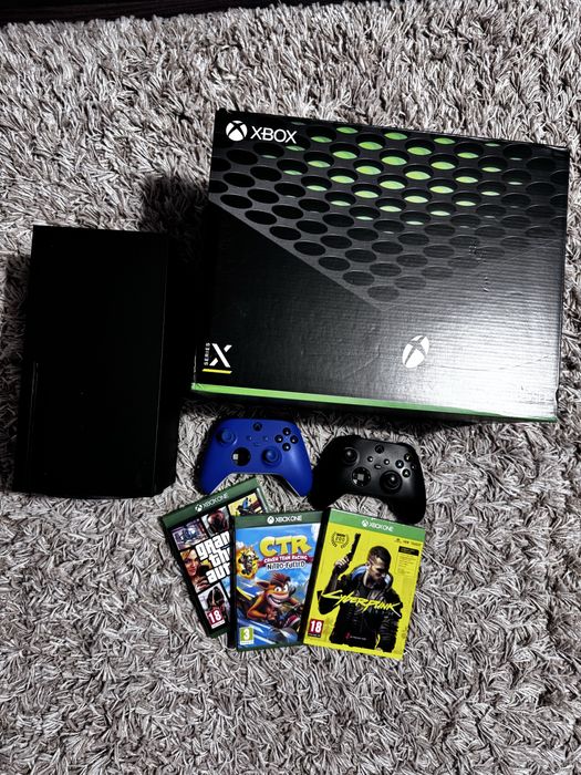 Xbox Series X konsola, 1 TB wraz z napędem, w zestawie 3 gry + 2 pady