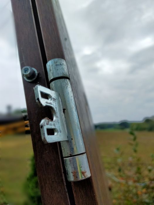 Sprzedam używane drzwi zewnętrzne metalowe