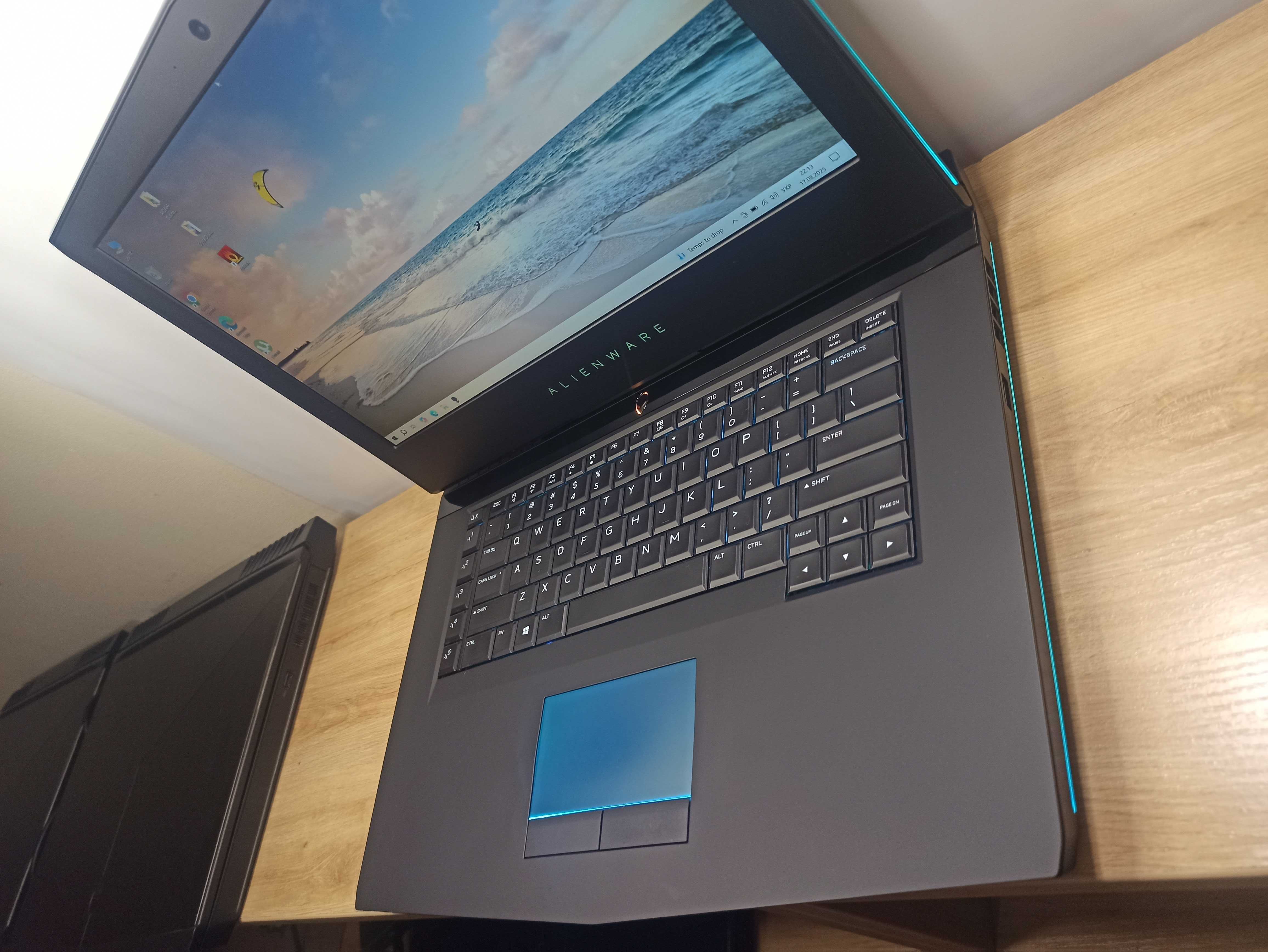 Ігровий Alienware 15 R4 120Hz/8750H/GTX 1070/16Gb/256Gb+1TB краща ціна