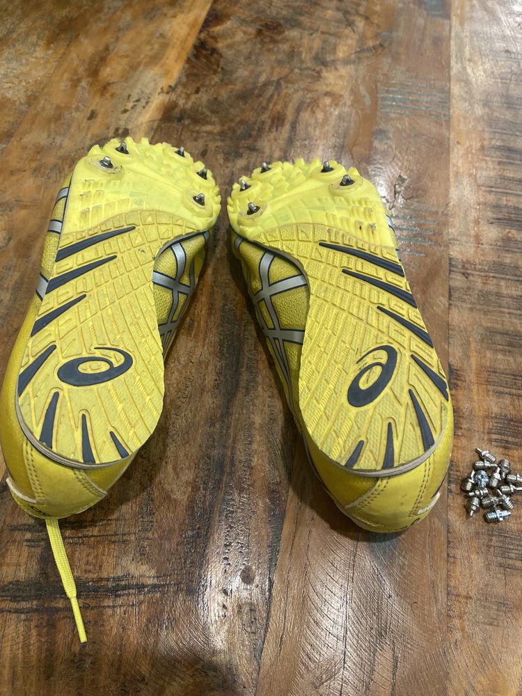 buty do biegania, Asics, kolce, stan bardzo dobry