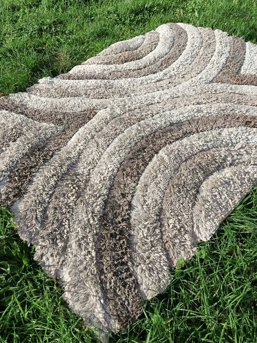 Używany dywan, brązowe odcienie, 235 cm x 163 cm