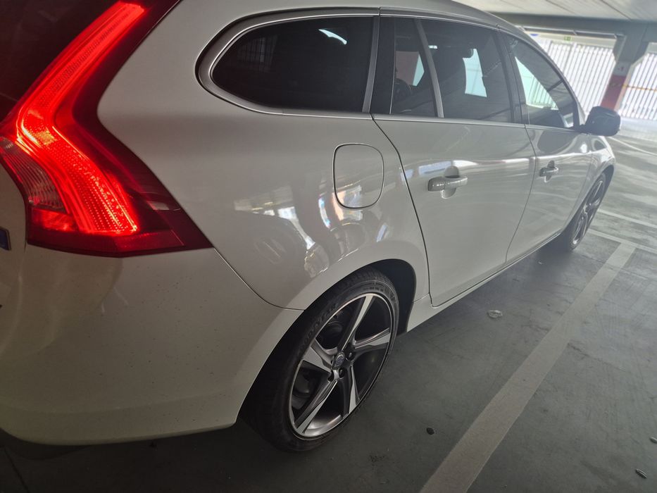 Carrinha volvo v60 r design