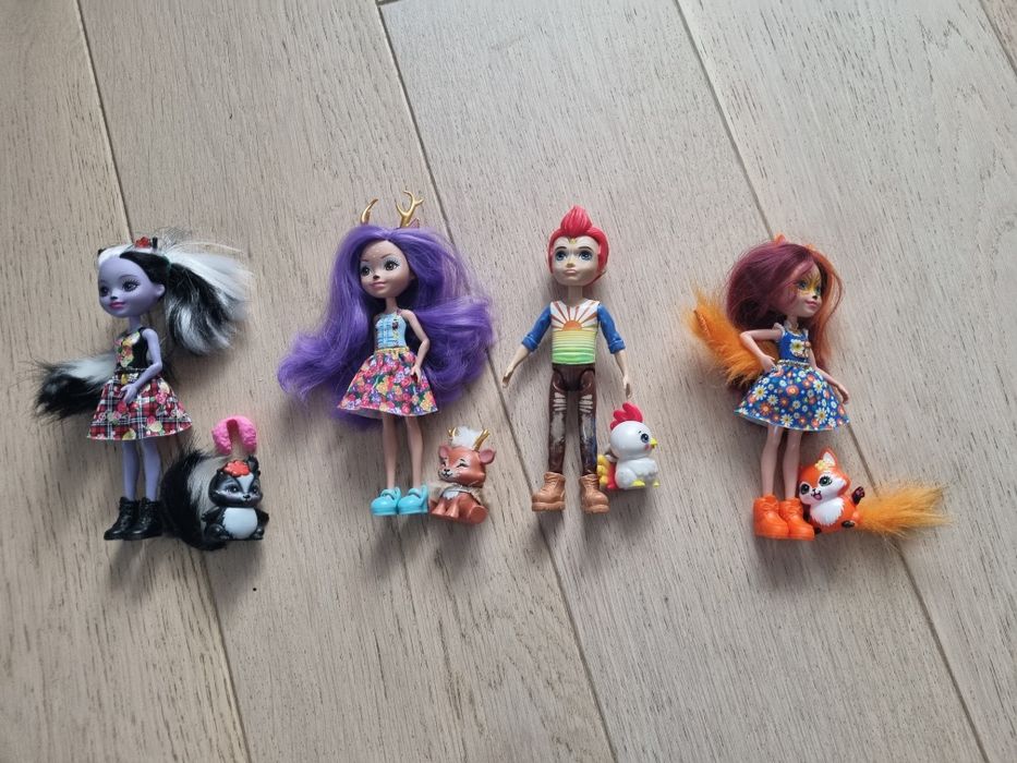 Enchantimals. 4 lalki. Skunks, jelonek, kogut lisek.