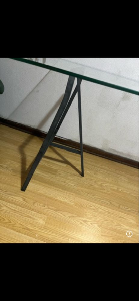 Mesa de jantar de vidro