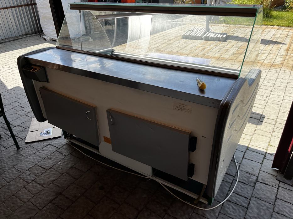 Холодильна вітрина