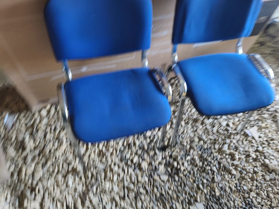 2 Krzesła metalowe w b. dobrym stanie