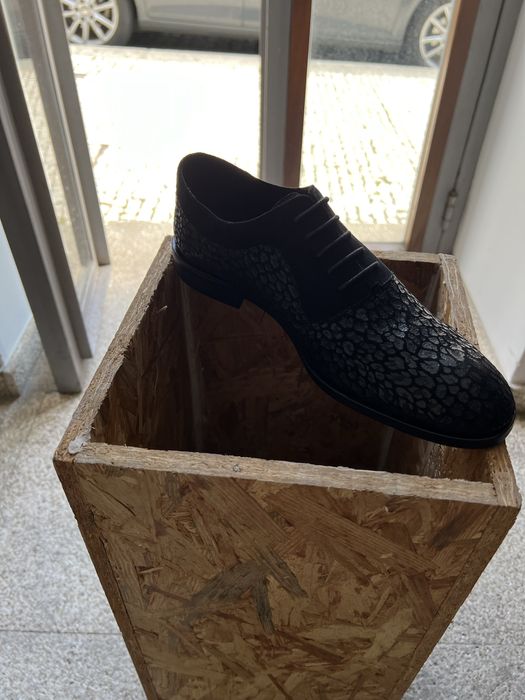 Sapato preto em pele pedicaty