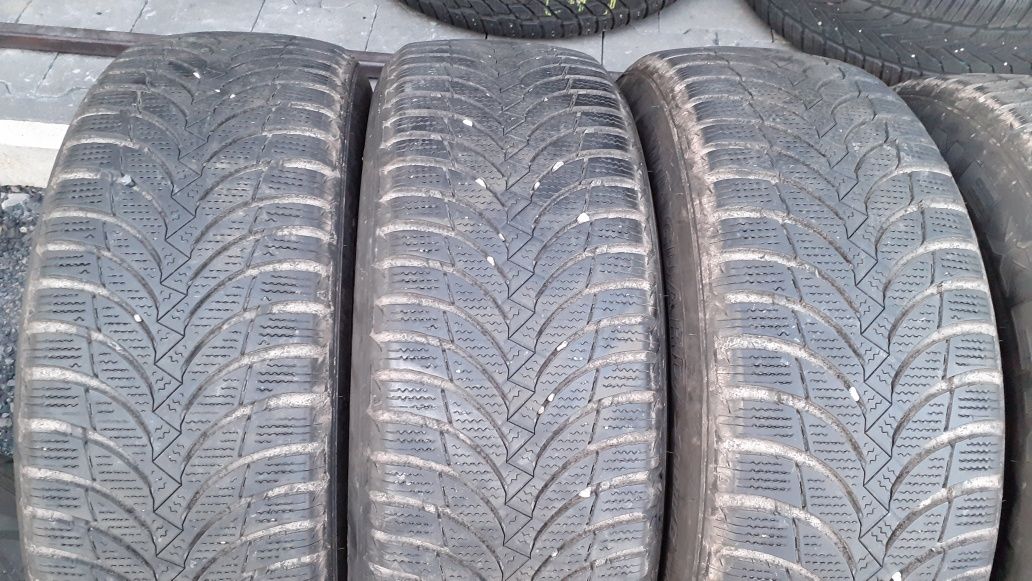 4xopona zimowa NEXEN w rozmiarze 215/60 R16