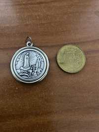 Medalha de nossa Sra de Fátima e São Miguel Arcanjo da parte de trás