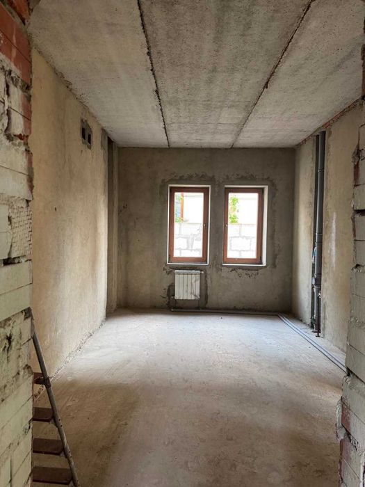 Просторий цегляний будинок біля моря | 402 м² | Готовий до оздоблення