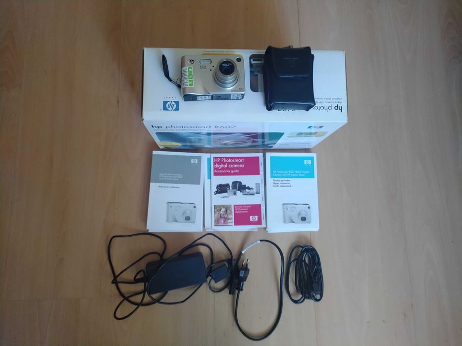 aparat cyfrowy HP R607 wraz z kompletnym zestawem