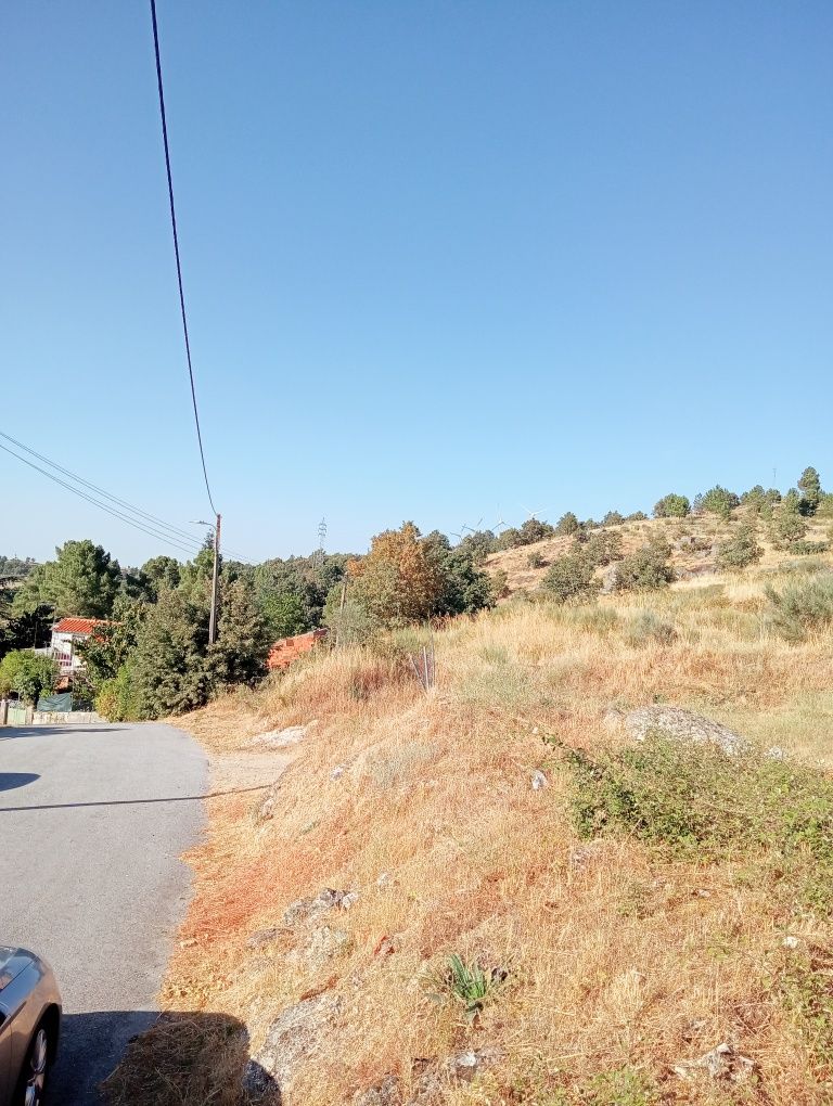Vende-se terreno