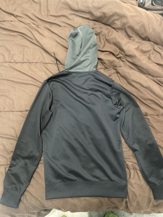 Casaco Nike preto e laranja