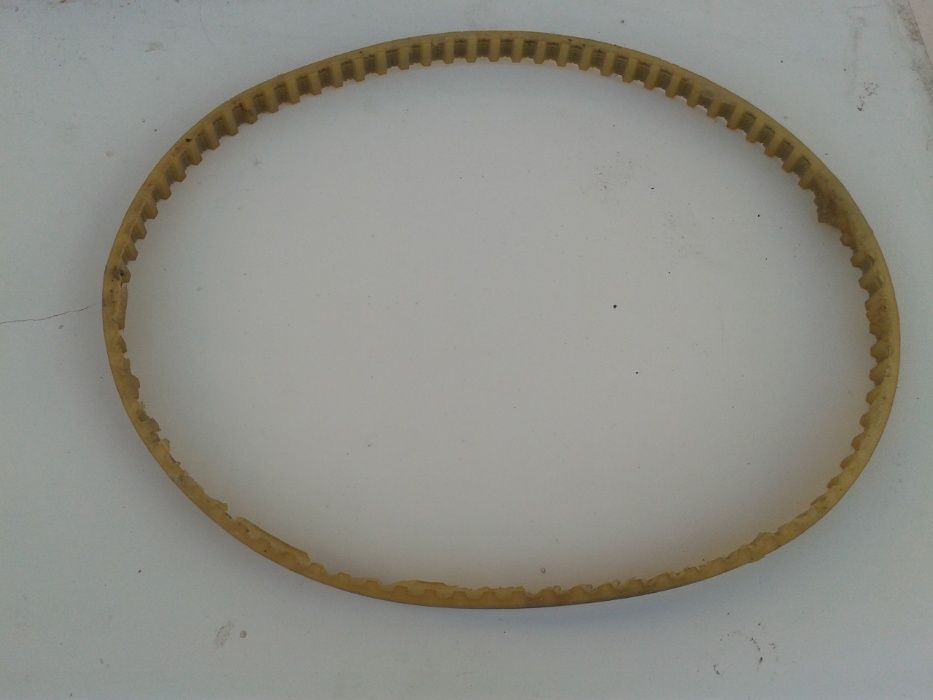 Клиновой ремень.