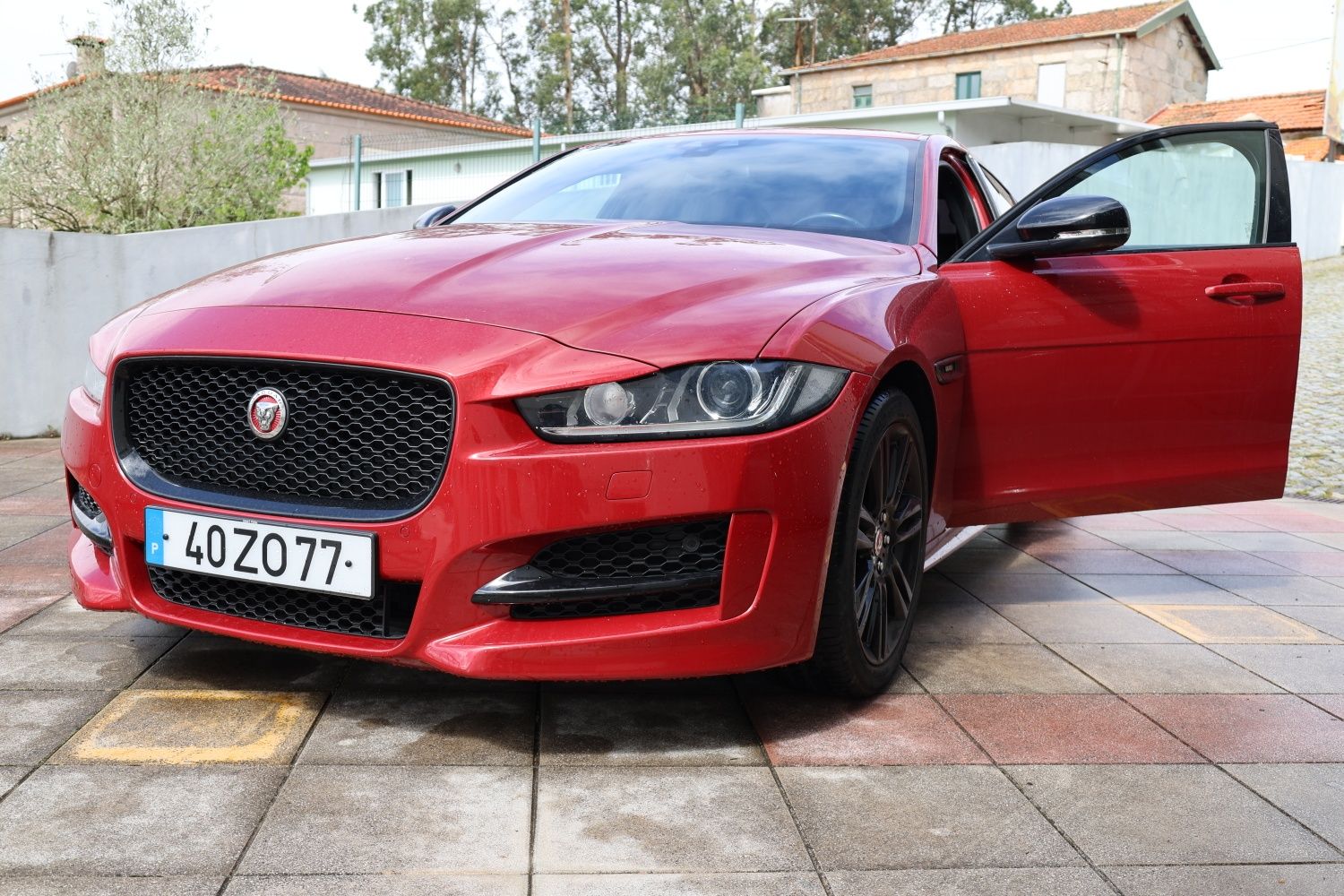 Jaguar XE 2016 como novo