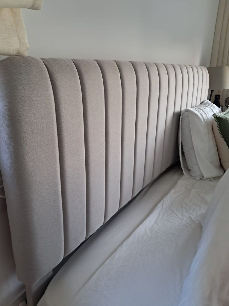 Cama com cabeceira ajustável - 160 x 200 cm - COMO NOVA