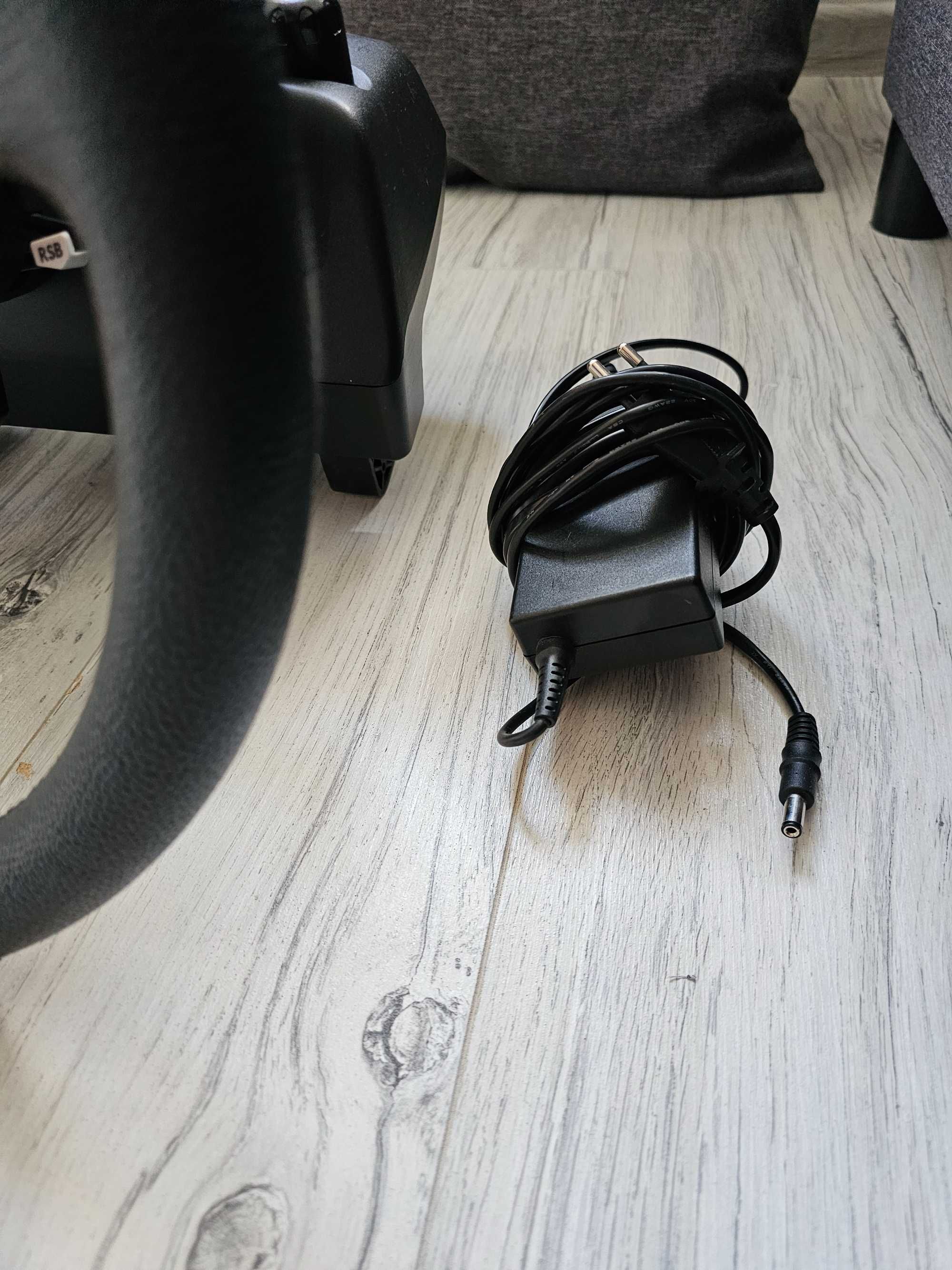 Zestaw Logiteh + shifter i niwa driftowa obręcz