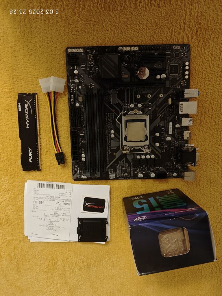 Gigabyte B365M DS3H + INTEL I5 8500 BOX + DDR4 HyperX Fury 8GB