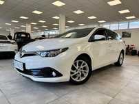 Toyota Auris / Rodzinne i oszczędne kombi / Diesel /