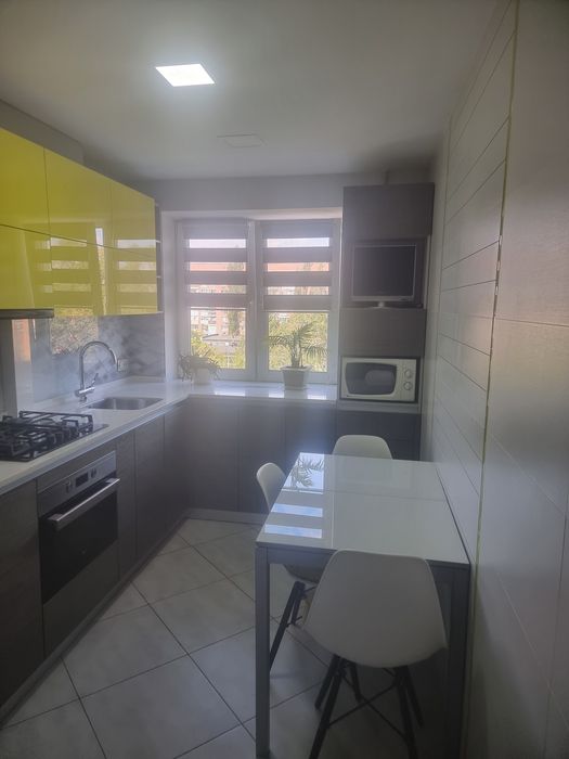 Шикарна 3к з ремонтом та  видом на Дніпро, Сонячна набережна.  ТОРГ!