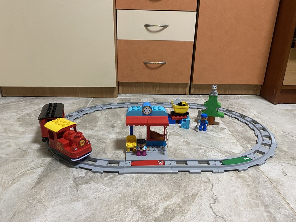 Конструктор LEGO DUPLO Поезд на паровой тяге