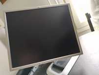 Monitor HP rotativo de 19 polegadas